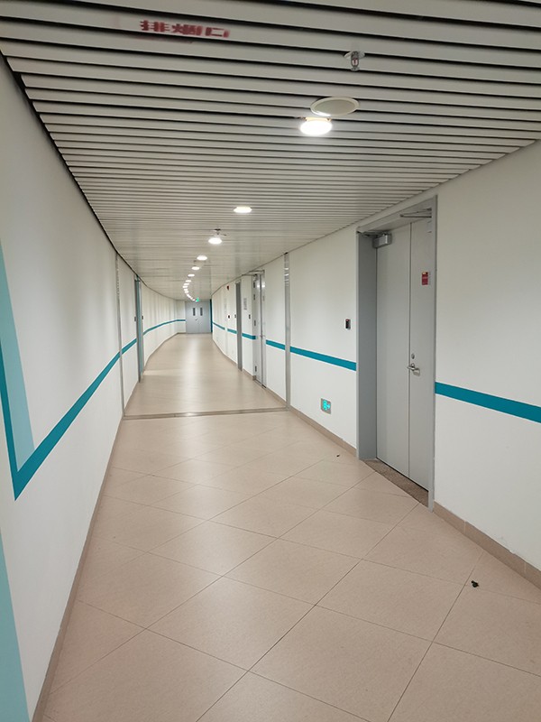 智能疏散指示系統的優勢是什么，與傳統疏散指示有何不同？