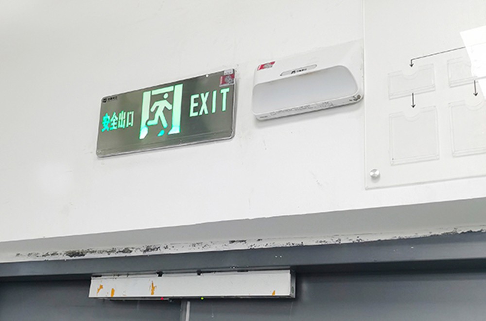 用戶在操作智能疏散指示系統(tǒng)時(shí)有哪些注意事項(xiàng)？