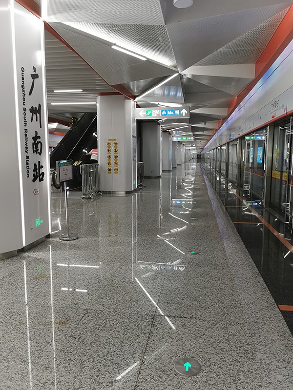 智能消防應急照明系統的亮度調節機制是怎樣的？