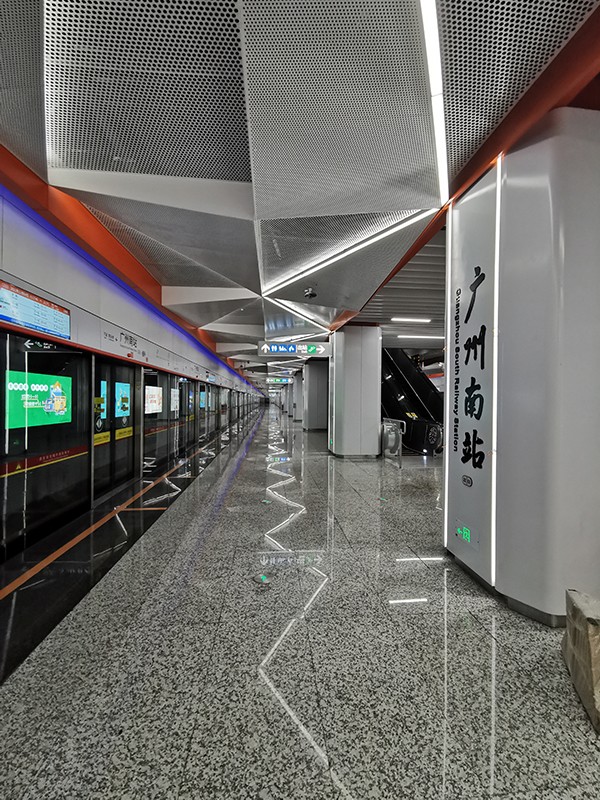 智能疏散系統如何實時監測建筑內人員分布？