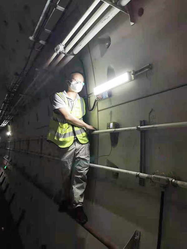 應急照明疏散指示系統：如何確保在黑暗中迅速找到安全出口？