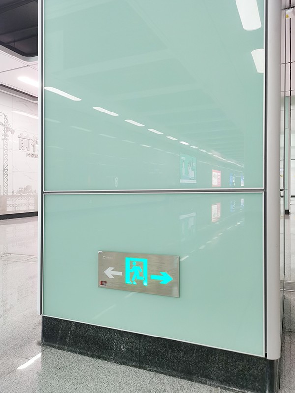 智能疏散系統是否支持疏散過程中的實時交通管理？