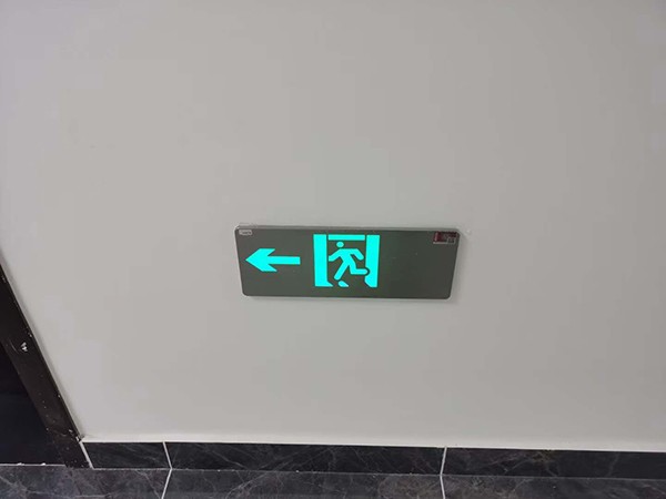 智能疏散系統是否支持自動測試和故障診斷？